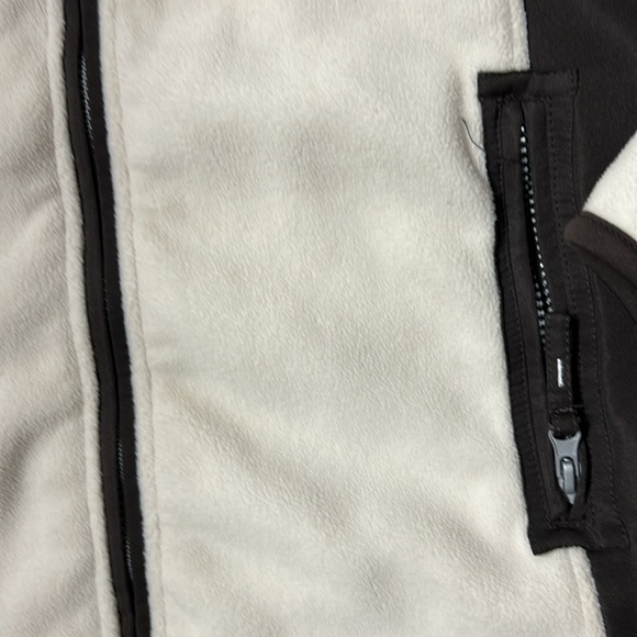 Free Country - Picture 3 of 5